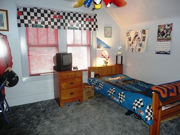 5th image of 3023 N Avalon Pl