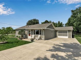4100 Isherwood Dr, Niagara Falls, NY 14305