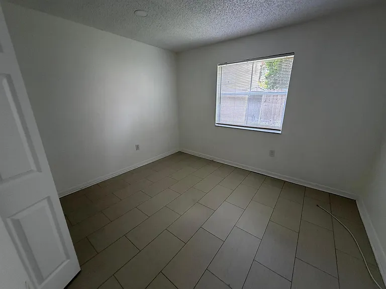 3780 Amalfi Dr — Photo 70