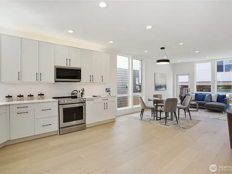 9013 14th Ave SW — Photo 4