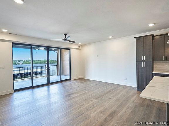 4th image of 4925 Robins Cir #4A