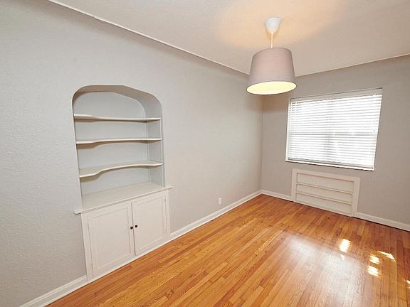 4th image of 5826 Lindenwood Ave APT 1E