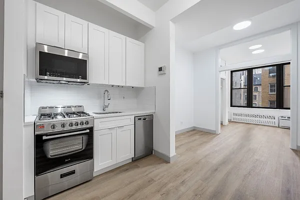 308 West 82nd Street #3d In Upper West Side, Manhattan 