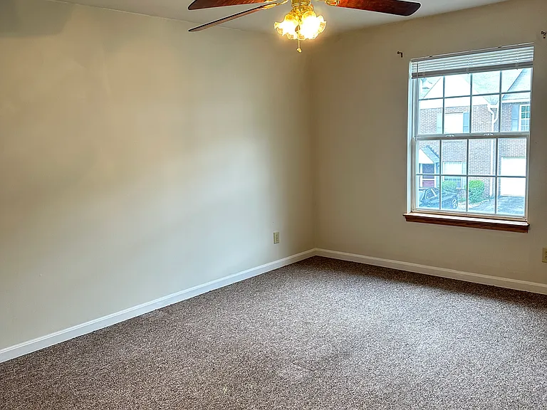 4531 Meadowlark Manor Ln — Photo 4
