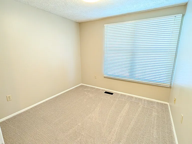 119 Sandalwood Ct — Photo 14