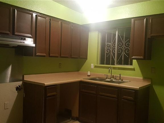 2nd image of 330 Lomaland Dr
