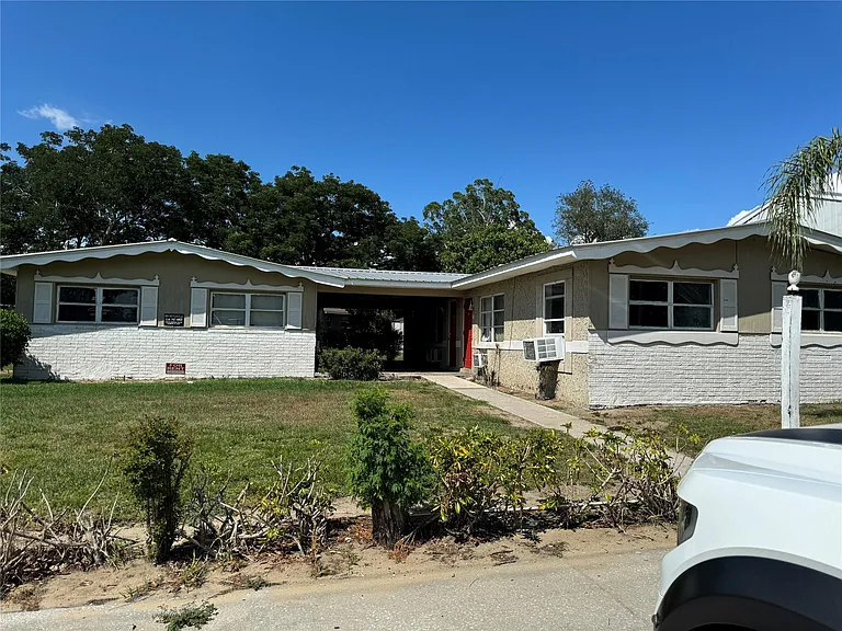 704 S Main Ave — Photo 11