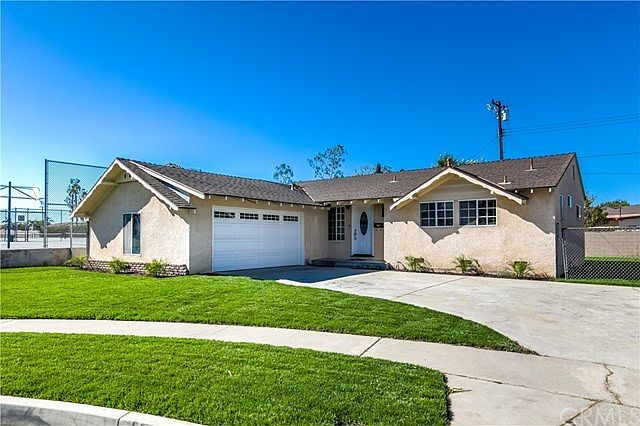 1st image of 9363 Via Vista Dr