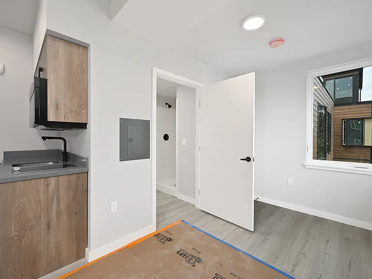 Clara Apartments — Photo 25