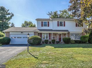 712 Yorkshire Dr, Carlisle, PA 17013