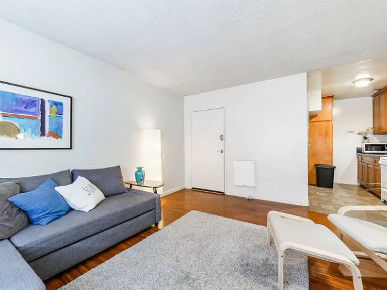 2618 Ellendale Pl — Photo 3