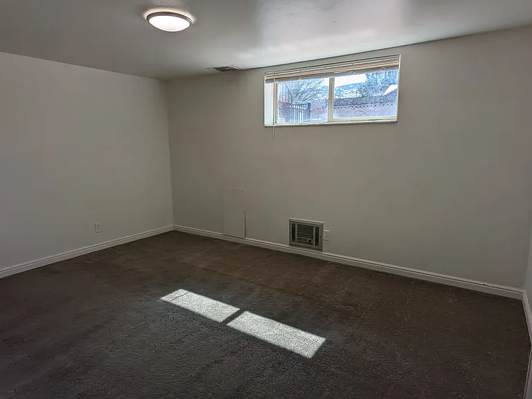 307 S 300 W — Photo 2