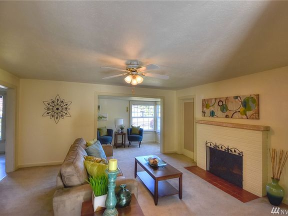 5th image of 2841 10th Ave NE