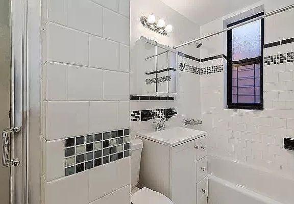 5th image of 45 Linden Blvd APT 3B