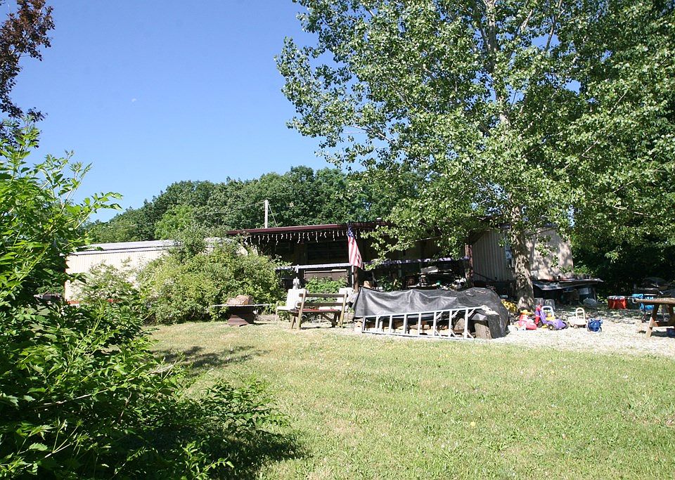 2nd image of 21414 Springhill Dr
