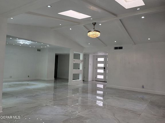 5th image of 806 Cortijo Dr