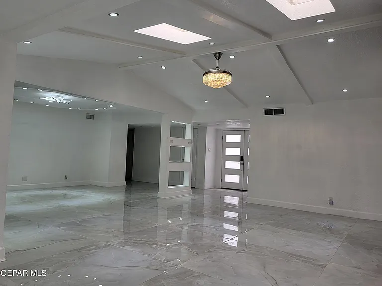806 Cortijo Dr — Photo 5