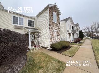 1127 Silverstone Dr, Carpentersville, IL 60110