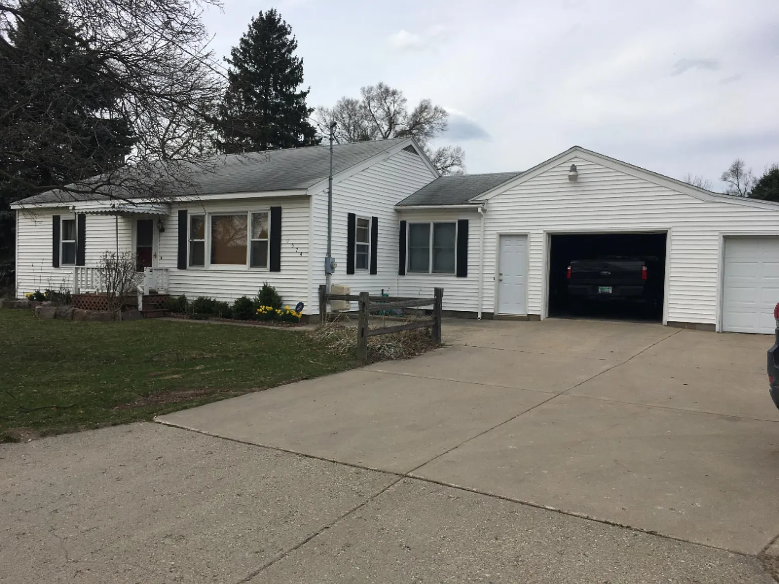 9574 Belding Rd NE photo 1