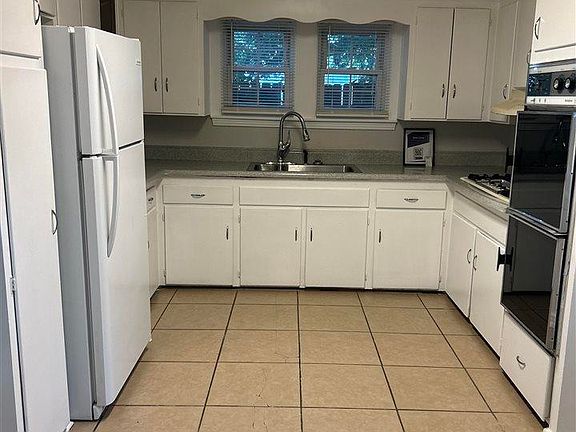 4th image of 2507 Bridwell St