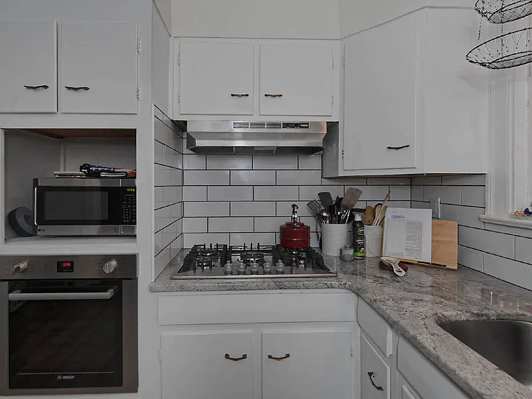 1702 Elmwood Dr — Photo 10