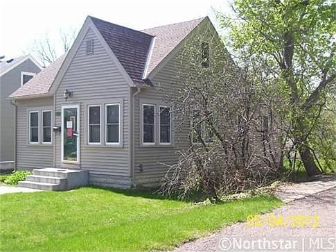 3rd image of 3904 Yosemite Ave S