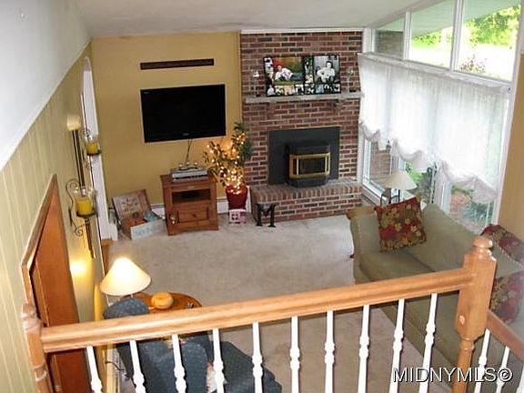 4th image of 155 Knoll Wood Cir