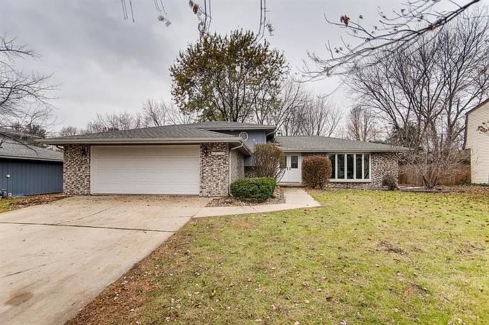 1st image of 913 Madiera Dr
