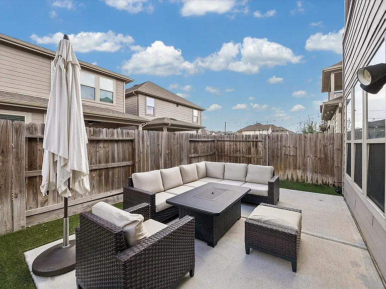 4026 Delta Rose St — Photo 31