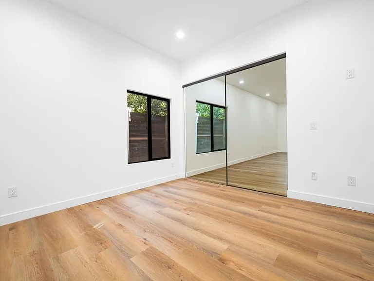 6443 Oakdale Ave — Photo 14