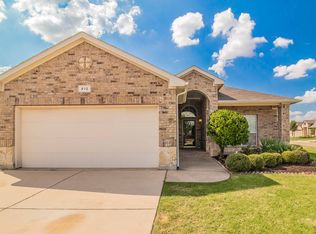 812 Olive Ct, Burleson, TX 76028