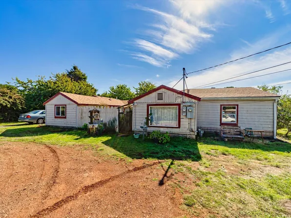 704 Hiller Rd, McKinleyville, CA 95519