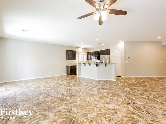 4th image of 7225 Summer Air Ave