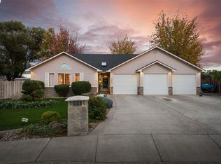 3213 S Mayfield Ct, Kennewick, WA 99337