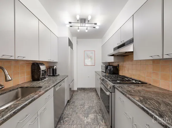 100 West 57th Street image 5 of 13