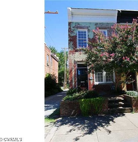 1st image of 17 W Davis Ave