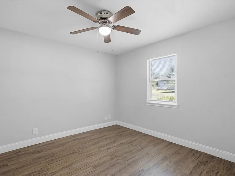 313 N Church St — Photo 26