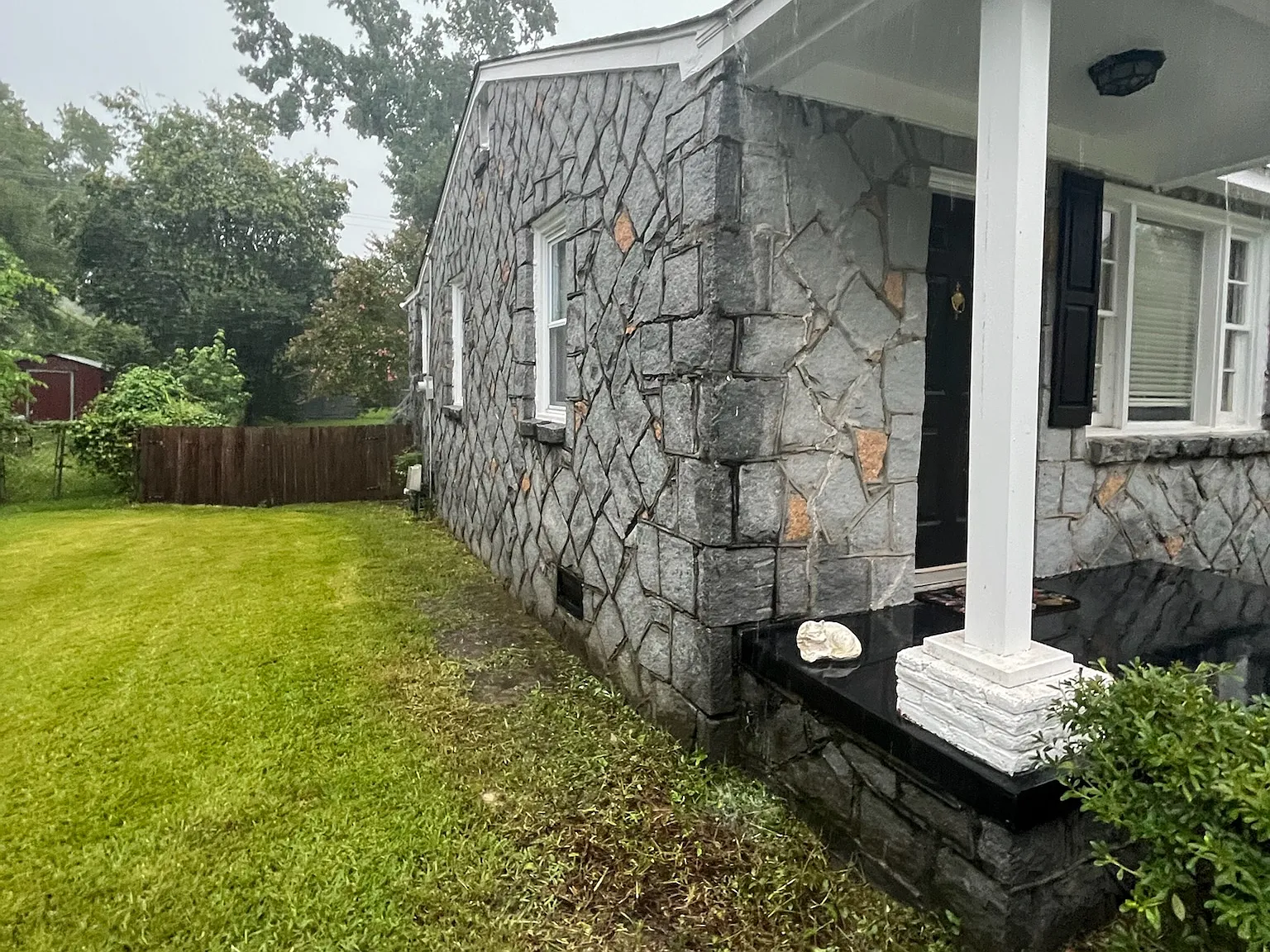 3 bed, 1024 sqft, $1,450 — Photo 2
