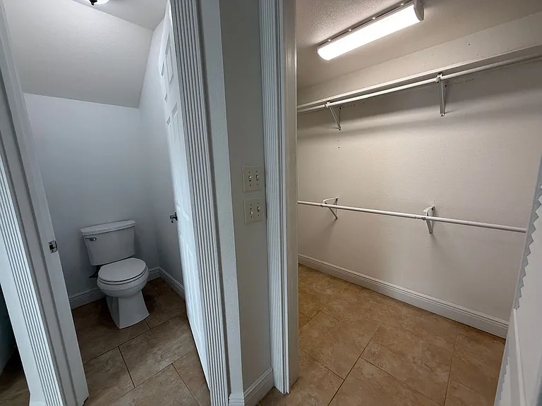 905 Poinciana Dr — Photo 21