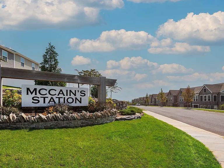 Statler McCain's Station — Photo 28
