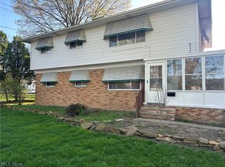 8120 Whittington Dr, Parma, OH