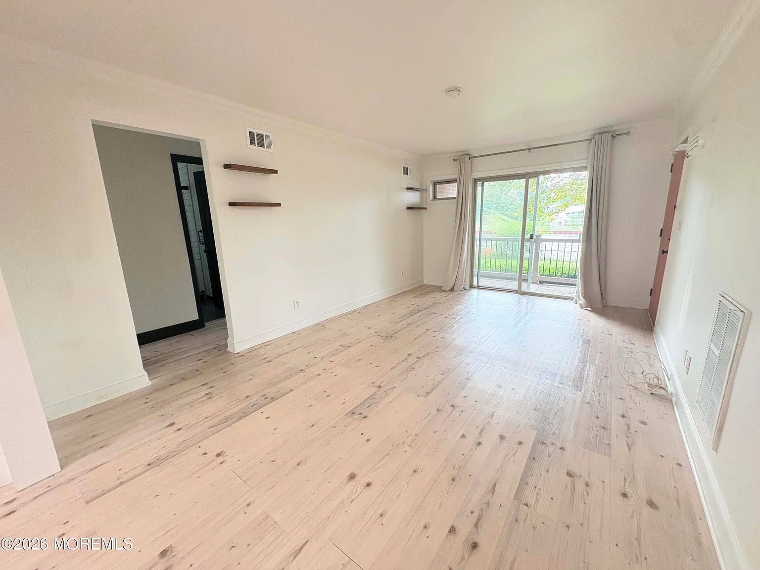 2 bed, 948 sqft, $2,950 — Photo 4