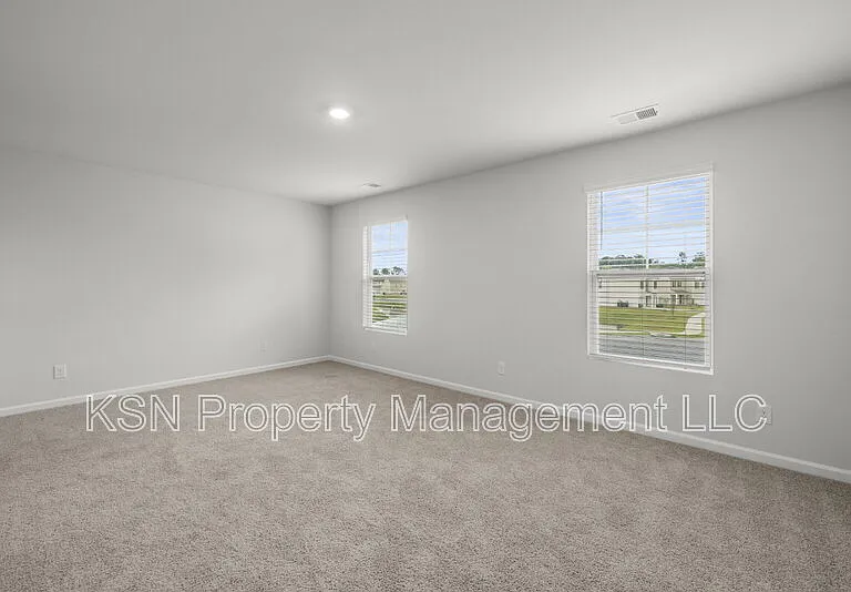 129 Azure Dr — Photo 35