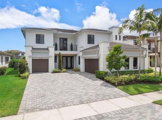 10500 S Lago Vista Cir, Parkland, FL 33076