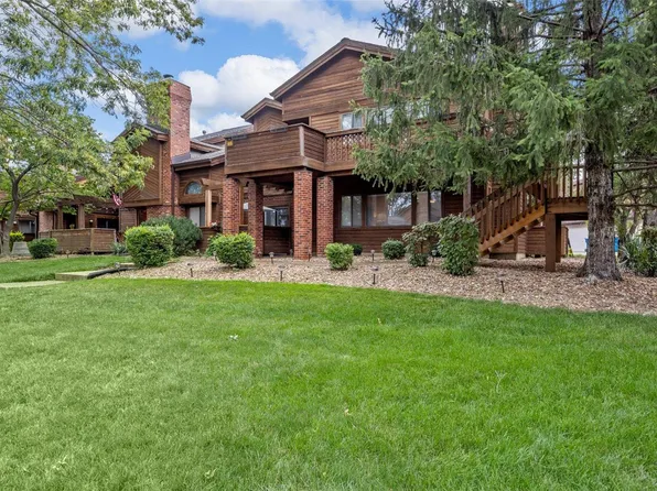 221 Hemingway Ln, Weldon Spring, MO 63304