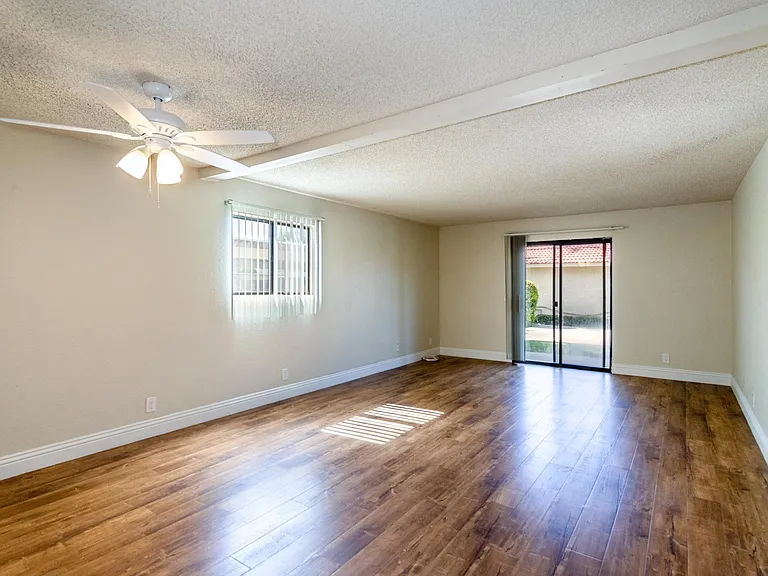 Date Palm Apartments — Photo 25