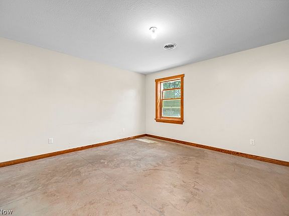 4th image of 39491 Parsons Rd