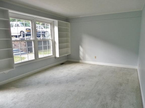 2nd image of 4628 Woodcliff Dr