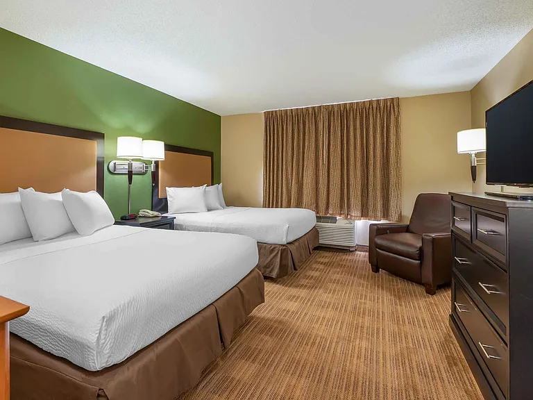 Studio Suite - 2 Full Beds
