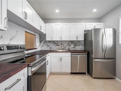 3040 Holiday Springs Blvd #302, Pompano Beach, FL, 33063